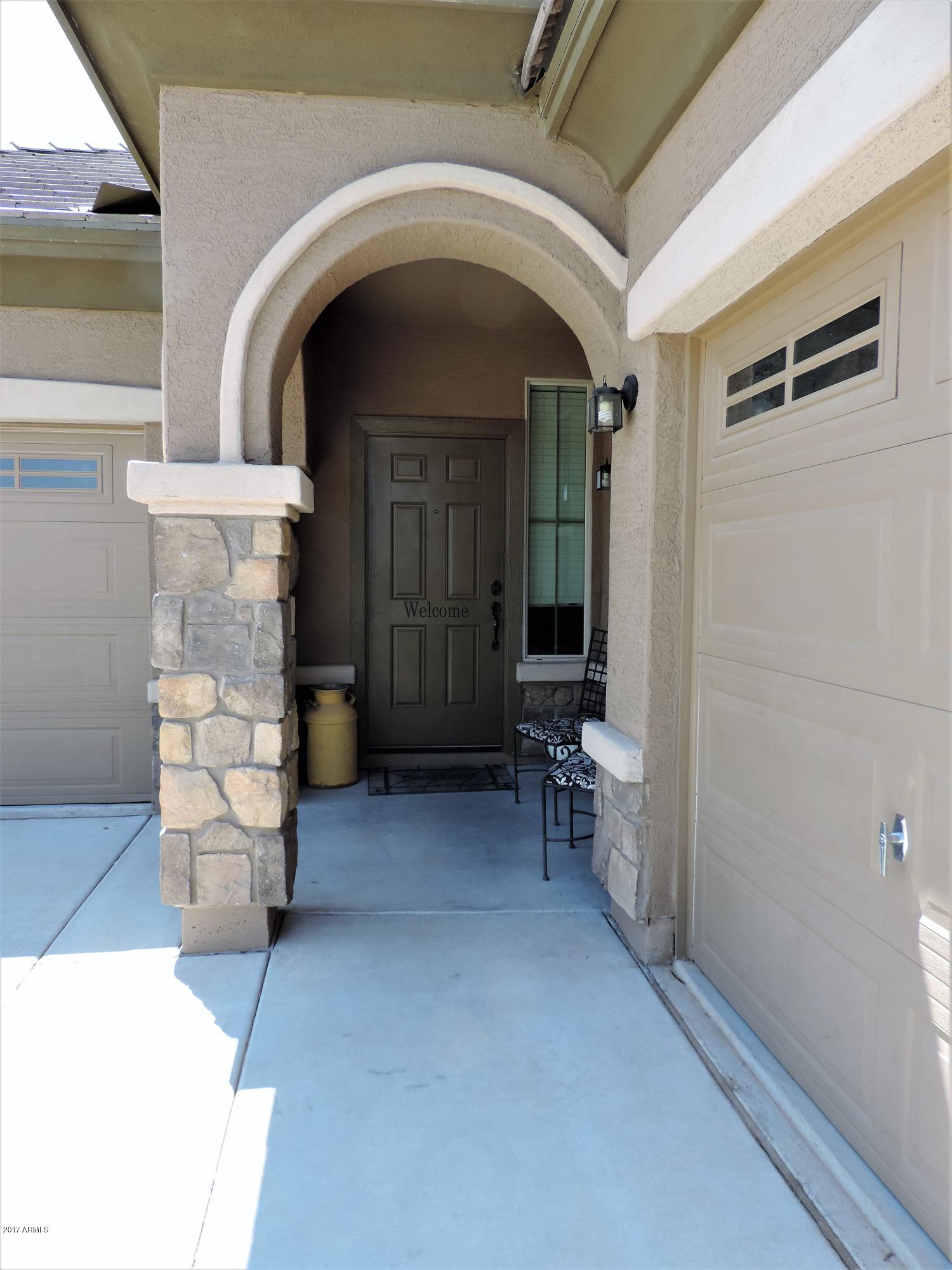 2969 East Isaiah Avenue Gilbert, AZ 85298 - Photo 5 of 34 Covered Front Patio