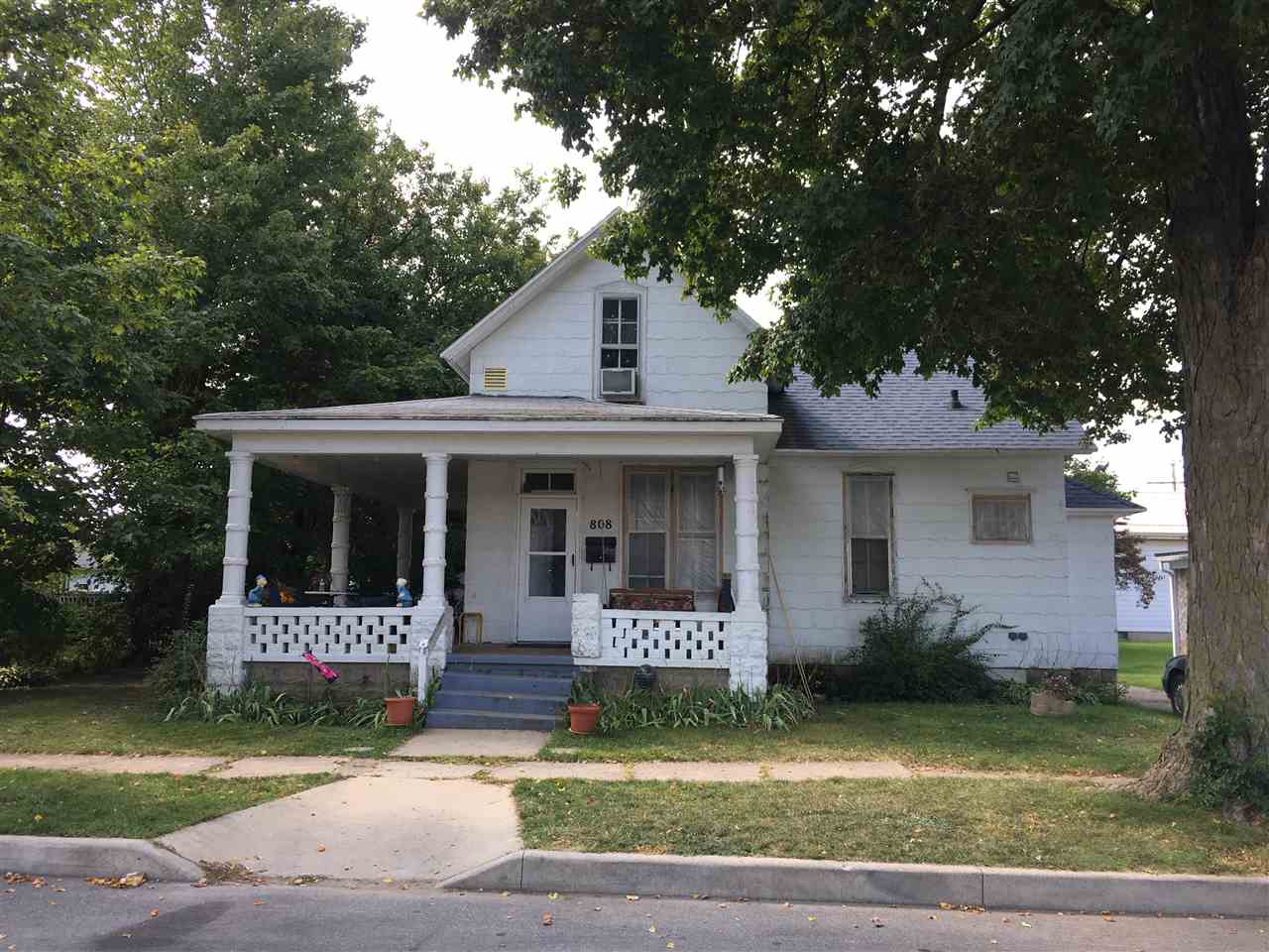 808 Monroe Street Rochester, IN 46975 - Photo 1 of 2