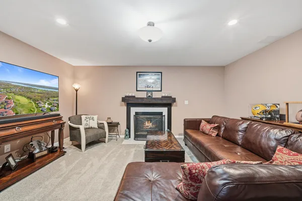 $625,000 | 1492 Highland Drive, Unit 832, Geneva, WI 53147