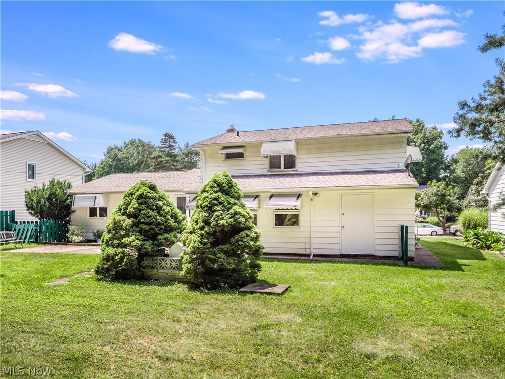 1047 Roland Road Lyndhurst, OH 44124 - Photo 23 of 26