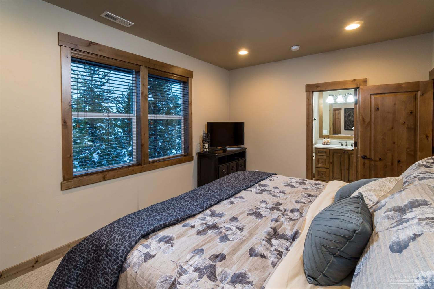 32 Dancing Rock Loop Bend, OR 97707 - Photo 14 of 25 Additional Photo