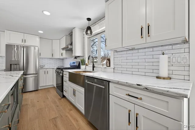 $259,900 | 119 Gulino Avenue, Camillus, NY 13031