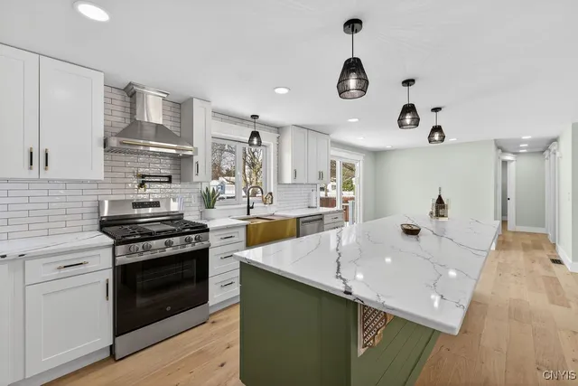 $259,900 | 119 Gulino Avenue, Camillus, NY 13031