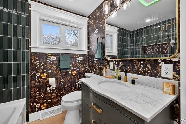 $259,900 | 119 Gulino Avenue, Camillus, NY 13031