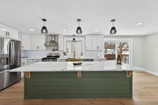 $259,900 | 119 Gulino Avenue, Camillus, NY 13031