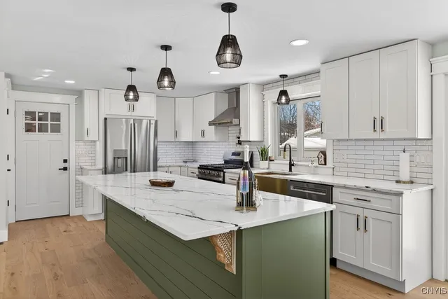 $259,900 | 119 Gulino Avenue, Camillus, NY 13031