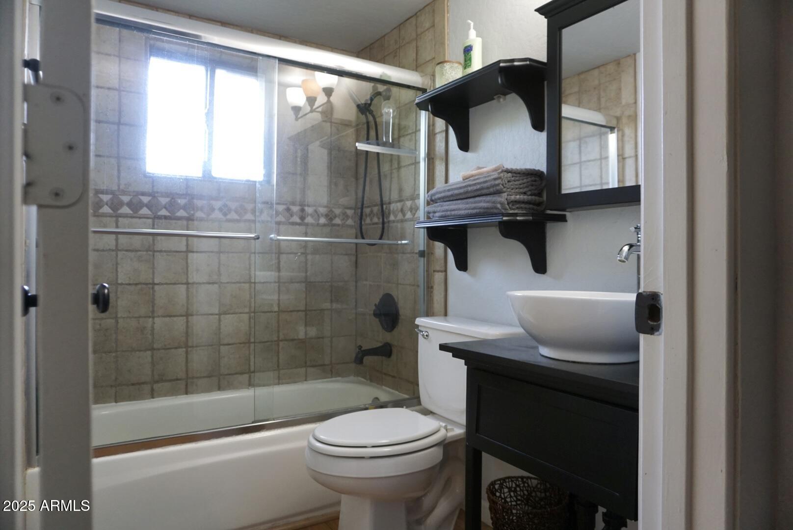 4224 North 12th Street, Unit 209 Phoenix, AZ 85014 - Photo 9 of 14 DSC05675