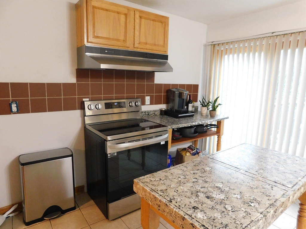 11 Choate Street Fall River, MA 02723 - Photo 4 of 26
