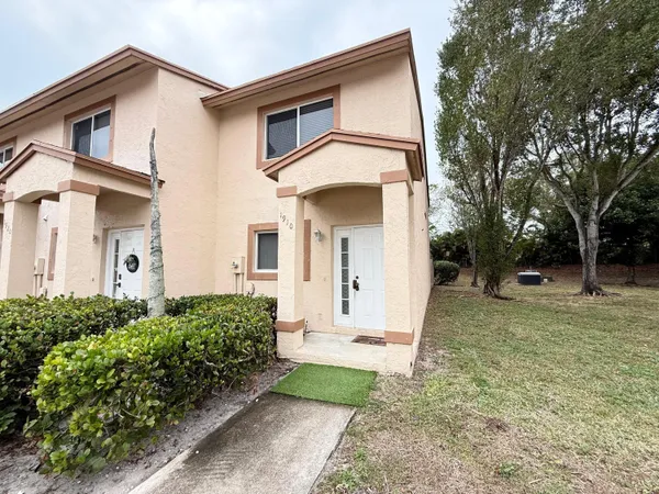 $2,100 | 1910 Lakeview Drive West, Royal Palm Beach, FL 33411