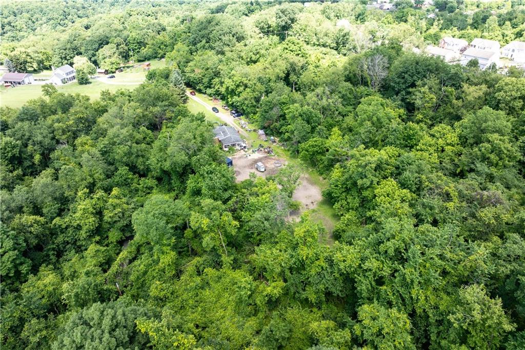 1498 Spring Run Road Extension Coraopolis, PA 15108 - Photo 3 of 21 Gallery Image 3