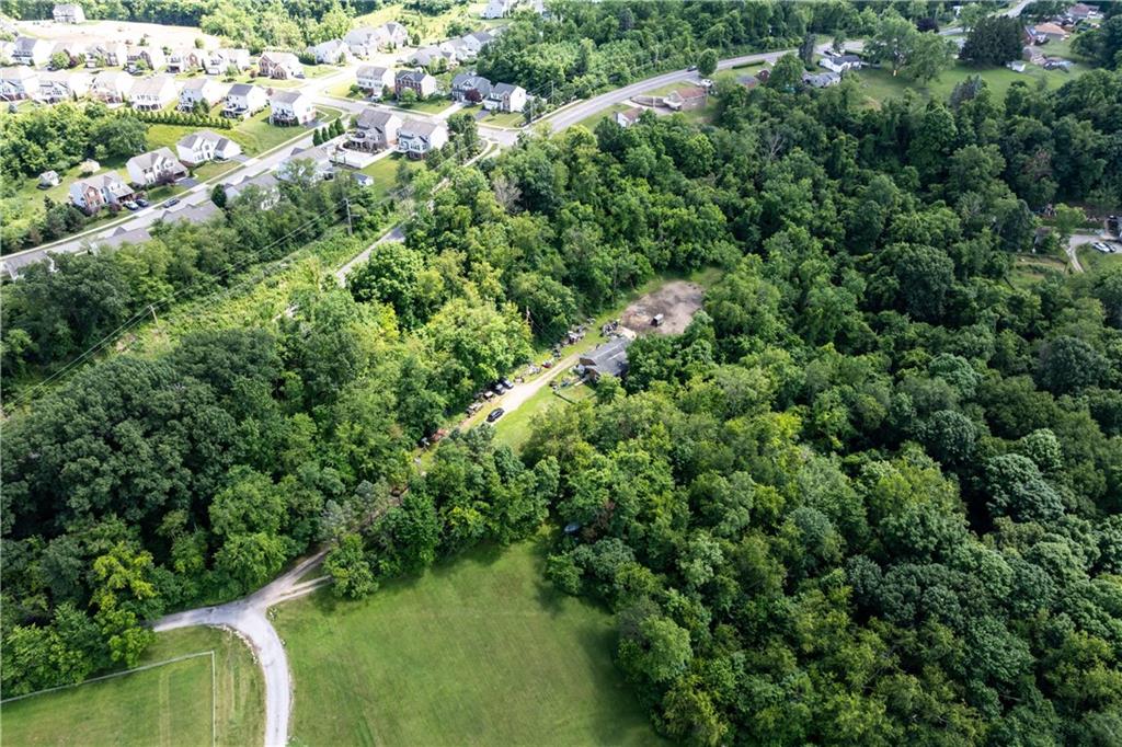 1498 Spring Run Road Extension Coraopolis, PA 15108 - Photo 4 of 21 Gallery Image 4