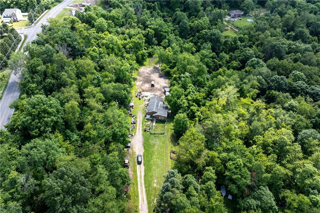 1498 Spring Run Road Extension Coraopolis, PA 15108 - Photo 5 of 21 Gallery Image 5