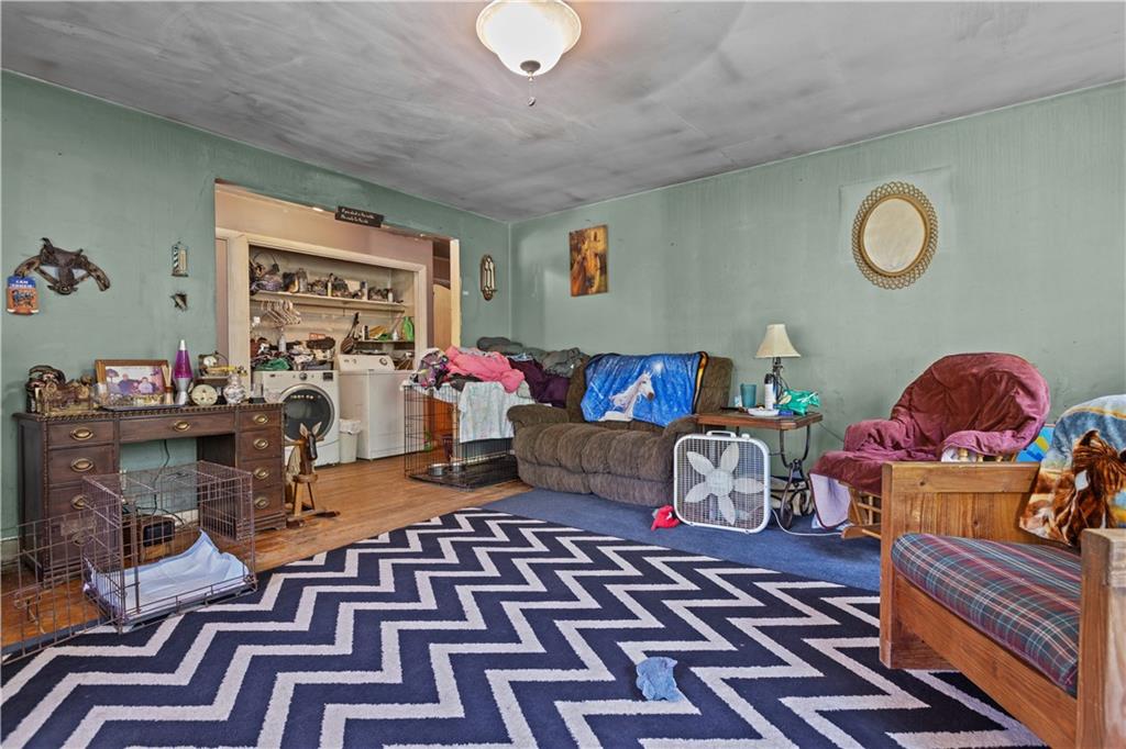 1498 Spring Run Road Extension Coraopolis, PA 15108 - Photo 8 of 21 Gallery Image 8
