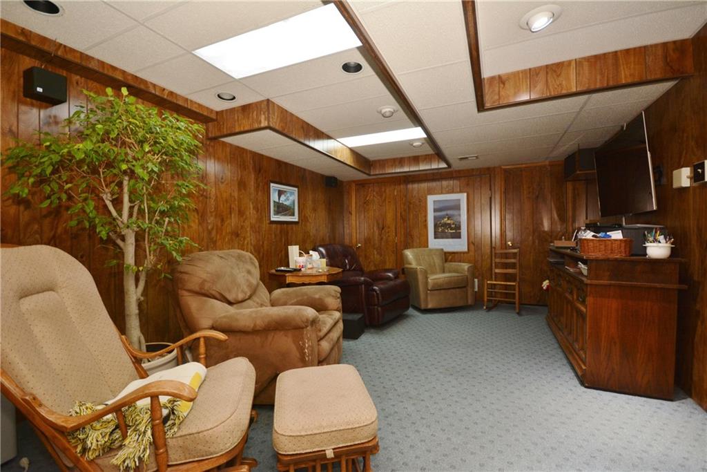 1166 Varner Road Pittsburgh, PA 15227 - Photo 11 of 25 Gallery Image 11