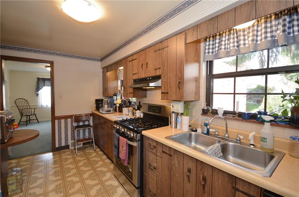 1166 Varner Road Pittsburgh, PA 15227 - Photo 8 of 25 Gallery Image 8