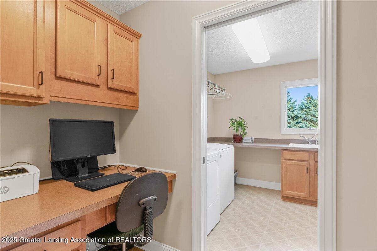 11701 Hidden Ridge Drive Dewitt, MI 48820 - Photo 23 of 57 23-Media Jett - 37