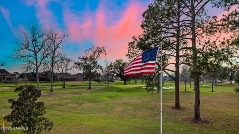 $750,000 | 302 Inverness Lane, Broussard, LA 70518