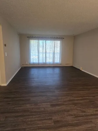 $137,900 | 4710 58th Avenue North, Unit 106, Crystal, MN 55429