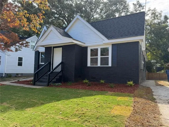 $2,600 | 1332 Thurgood Street Southwest, Atlanta, GA 30314