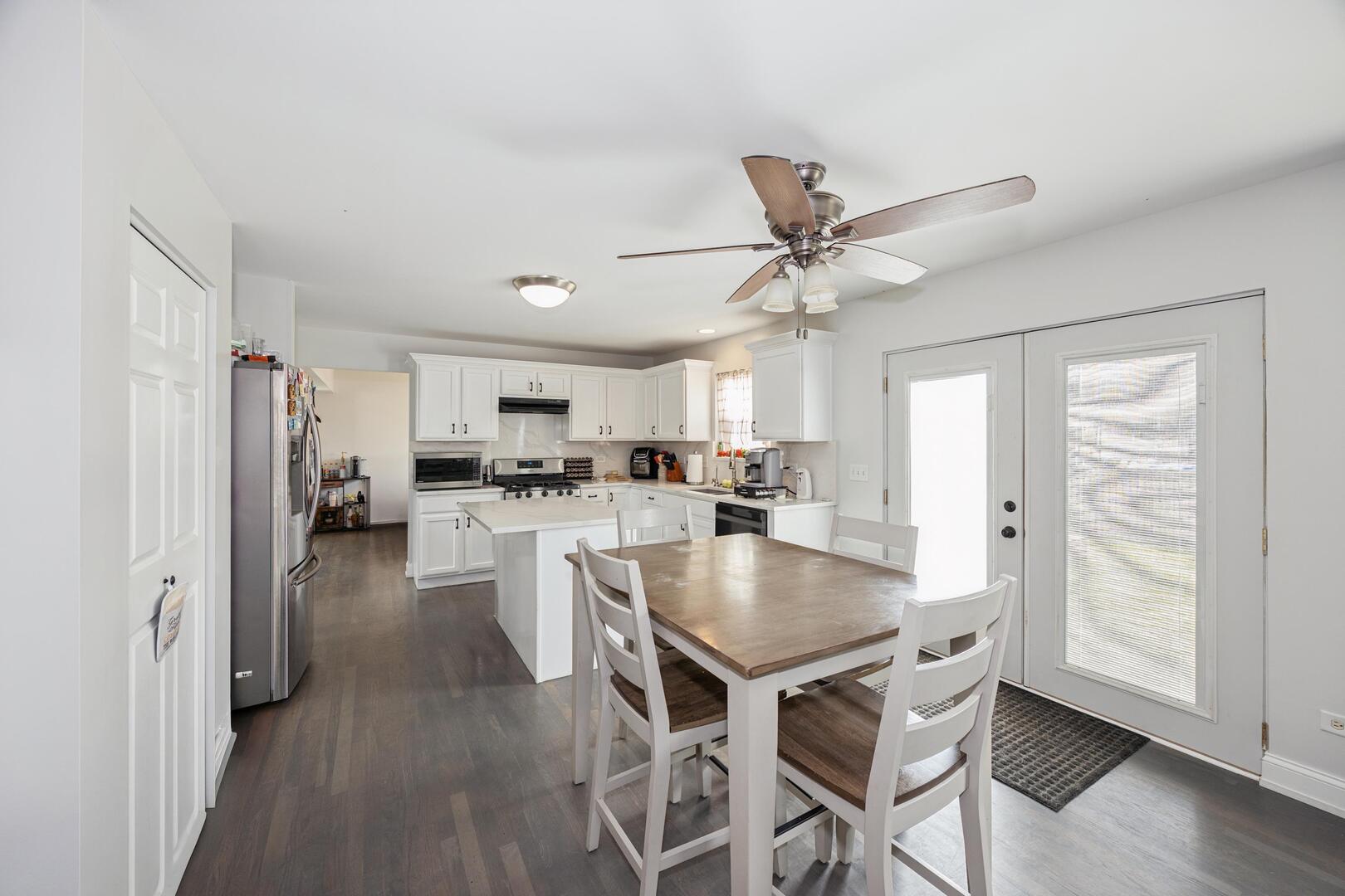 1935 Brimstone Road Romeoville, IL 60446 - Photo 4 of 20 Gallery Image 4