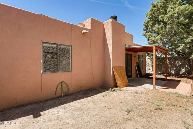 $230,000 | 1053 Hillrise Court, Las Cruces, NM 88011