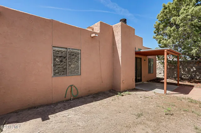 $230,000 | 1053 Hillrise Court, Las Cruces, NM 88011