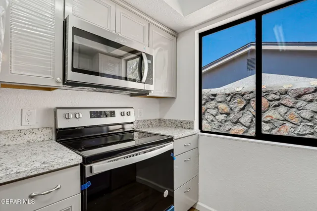 $230,000 | 1053 Hillrise Court, Las Cruces, NM 88011