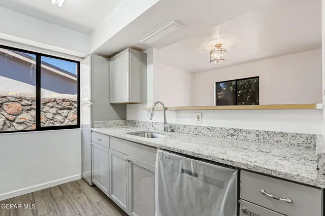 $230,000 | 1053 Hillrise Court, Las Cruces, NM 88011