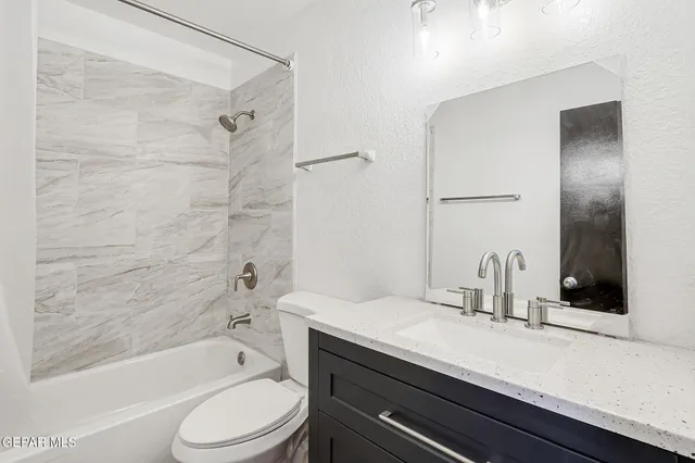 $230,000 | 1053 Hillrise Court, Las Cruces, NM 88011