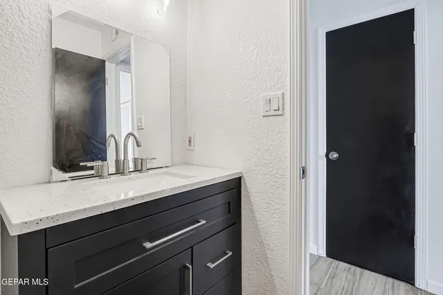 $230,000 | 1053 Hillrise Court, Las Cruces, NM 88011