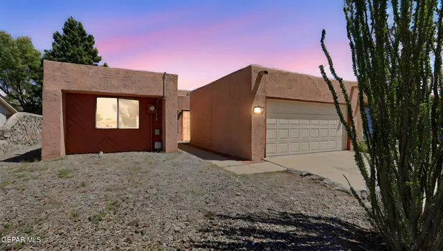 $230,000 | 1053 Hillrise Court, Las Cruces, NM 88011