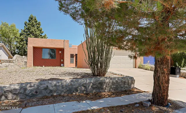 $230,000 | 1053 Hillrise Court, Las Cruces, NM 88011