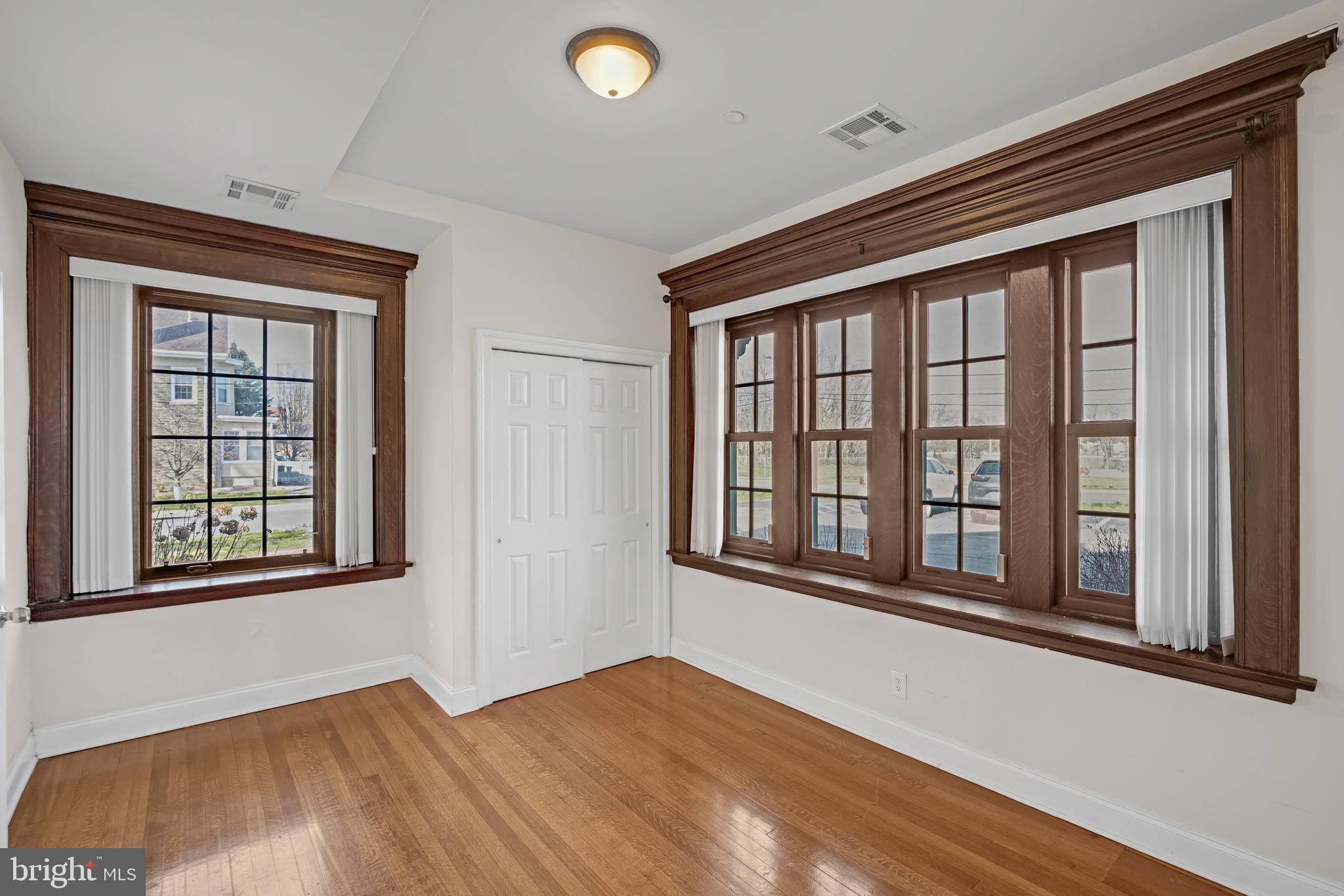 7220 Ridge Avenue, Unit C Philadelphia, PA 19128 - Photo 16 of 28 2nd bedroom