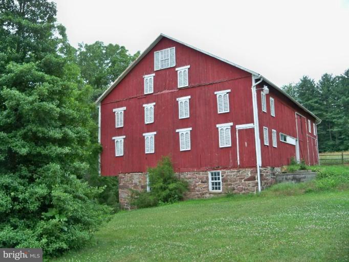 5131 Babylon Road Taneytown, MD 21787 - Photo 5 of 24 Barn