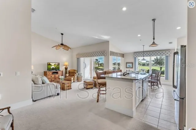 $4,200 | 5320 Hyland Hills Avenue, Unit 2225, Sarasota, FL 34241