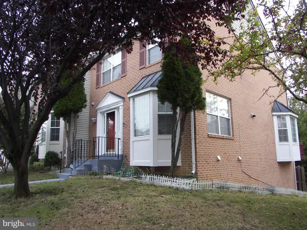 $950 | 7495 Digby Green, Alexandria, VA 22315