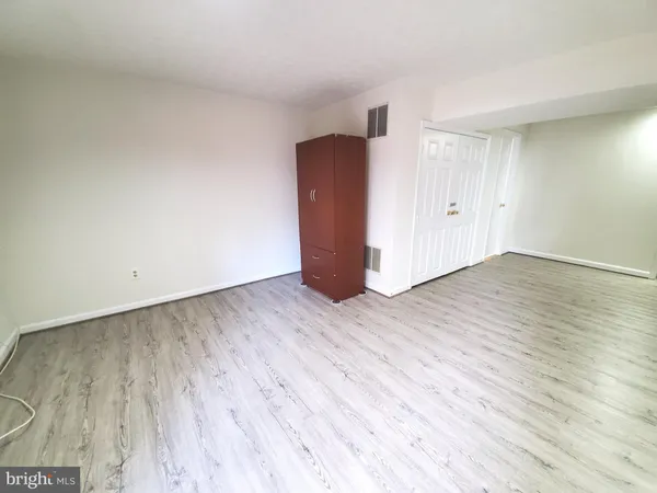 $950 | 7495 Digby Green, Alexandria, VA 22315