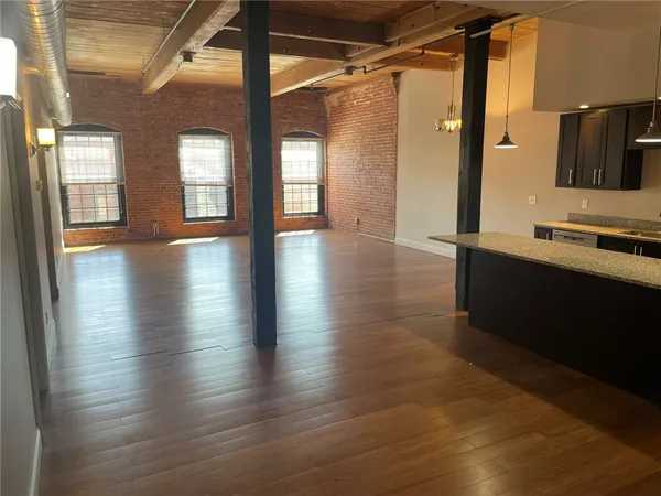 $1,950 | 535 Roosevelt Avenue, Central Falls, RI 02863