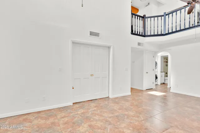 a view interior of a house with an entryway