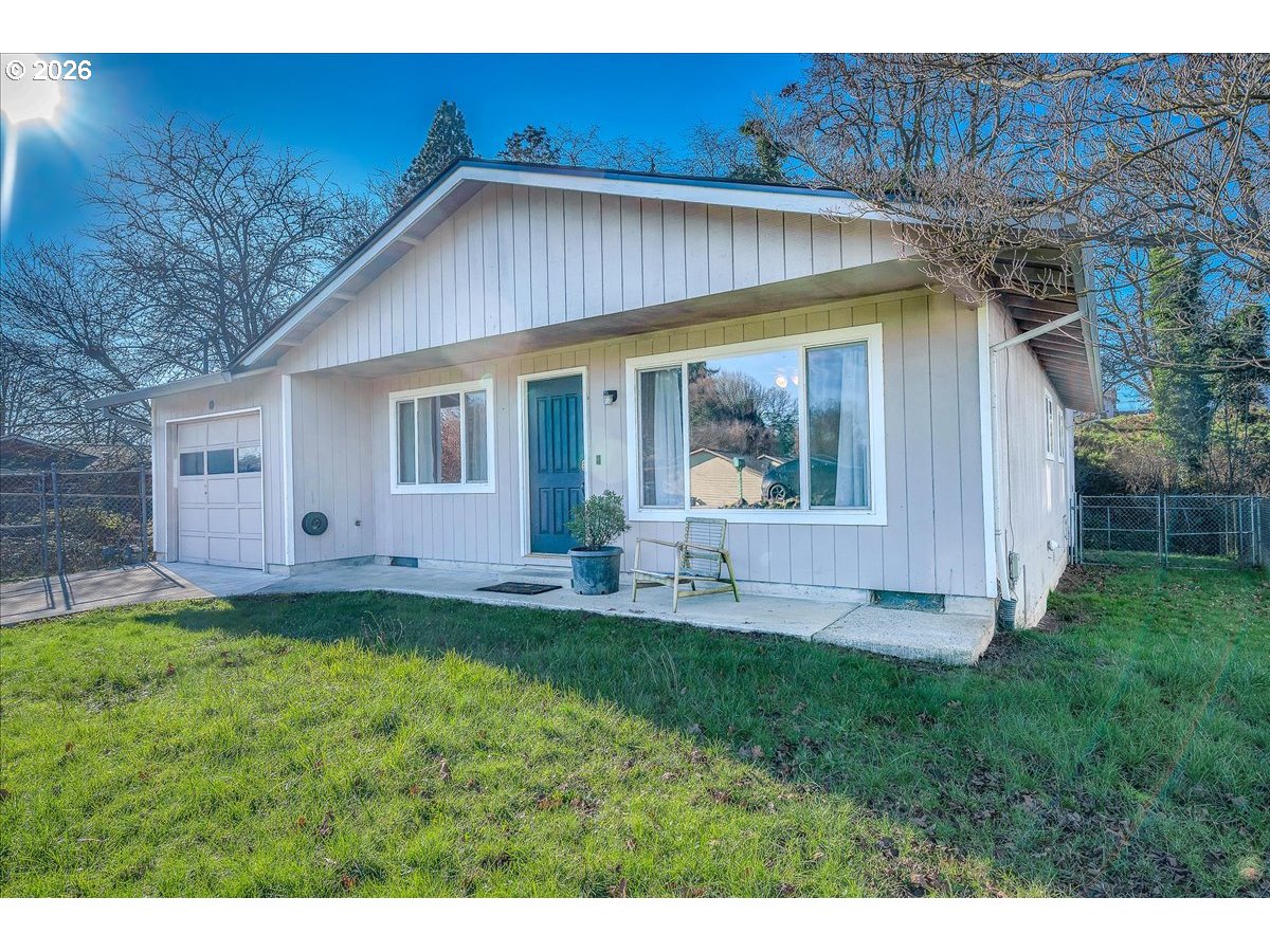 415 South 12th Street St. Helens, OR 97051 - Photo 2 of 46