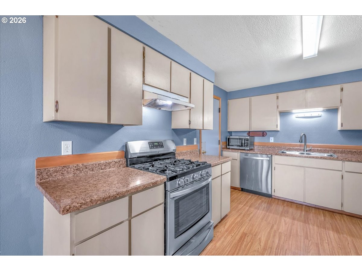 415 South 12th Street St. Helens, OR 97051 - Photo 8 of 46