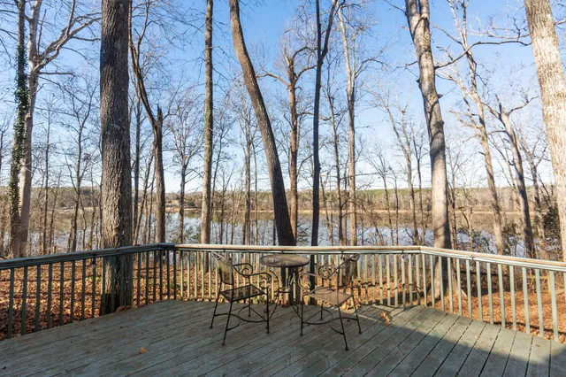 $450,000 | 757 Lakehaven Circle, Decatur, TN 37322