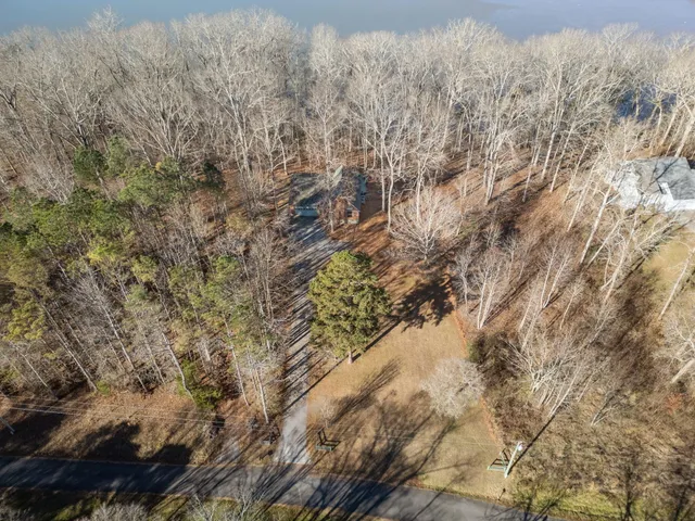 $450,000 | 757 Lakehaven Circle, Decatur, TN 37322