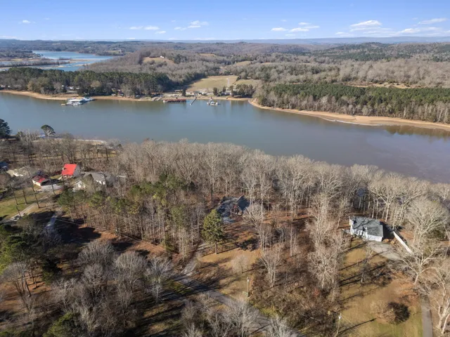 $450,000 | 757 Lakehaven Circle, Decatur, TN 37322