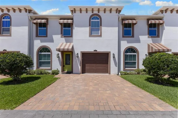 $2,600 | 8704 Kenyon View Court, Tampa, FL 33614