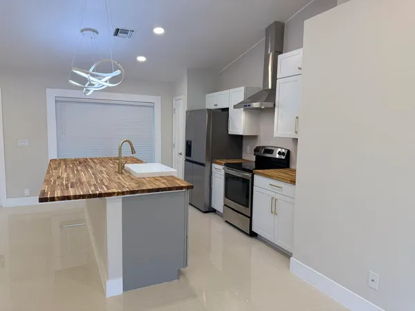 $2,500 | 2118 Northeast 22nd Place, Cape Coral, FL 33909