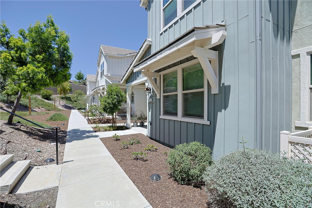 4260 Powell Way, Unit 110 Corona, CA 92883 - Photo 4 of 27 Community Walkway