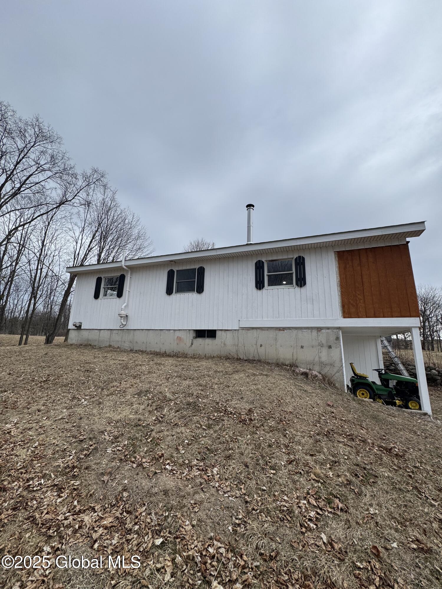 30 Quivey Hill Road Hampton, NY 12837 - Photo 3 of 29 IMG_2704