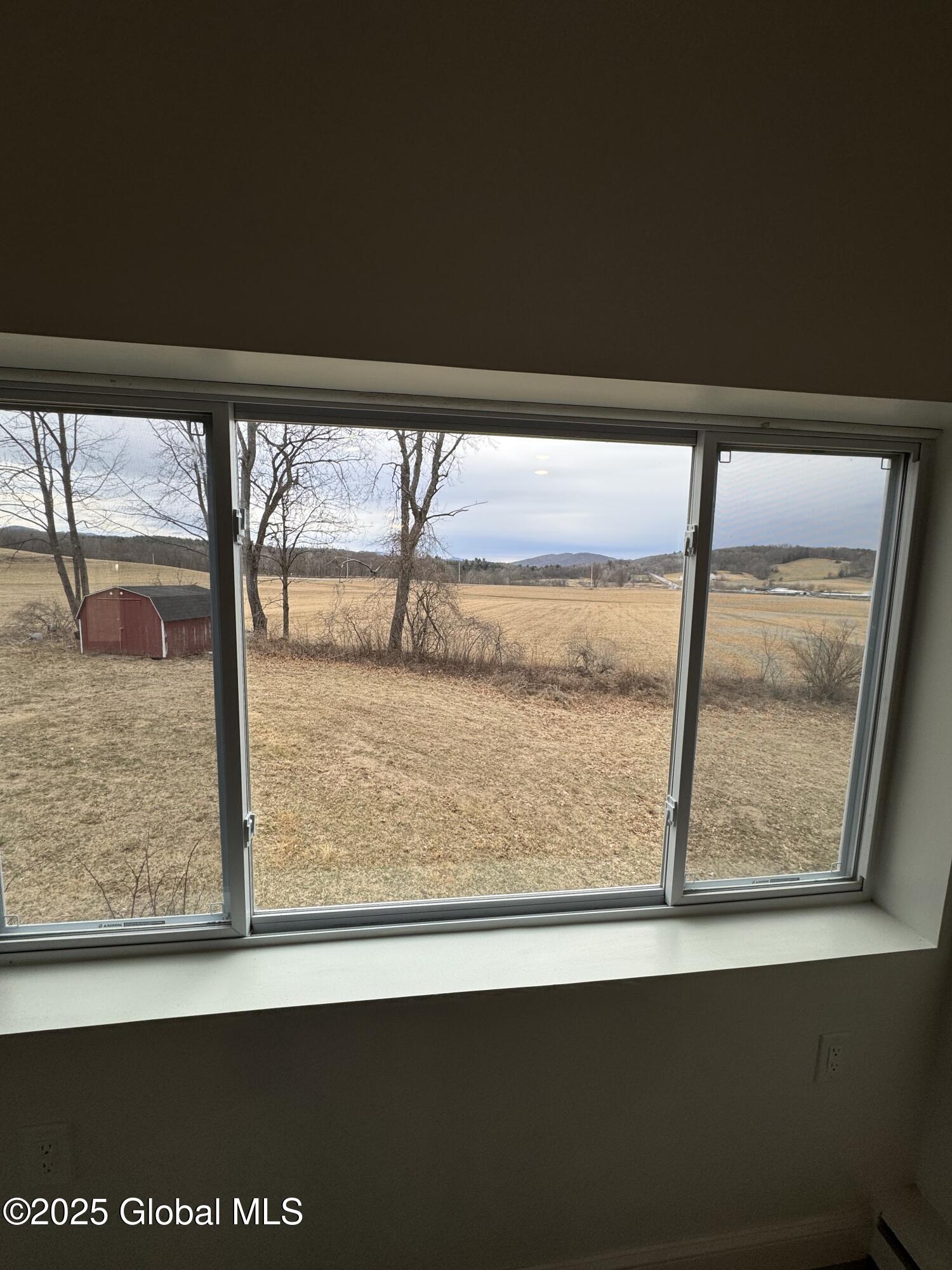 30 Quivey Hill Road Hampton, NY 12837 - Photo 8 of 29 IMG_2734