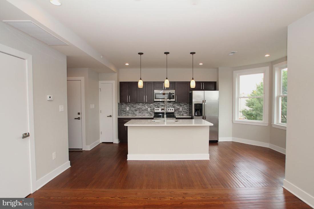 400 South 45th Street, Unit 4D Philadelphia, PA 19104 - Photo 4 of 18